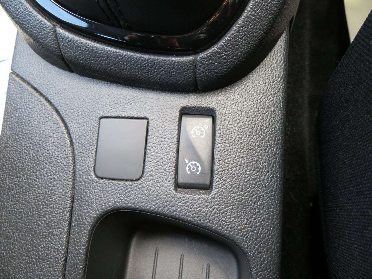 2017 RENAULT CLIO 2017 RENAULT CLIO