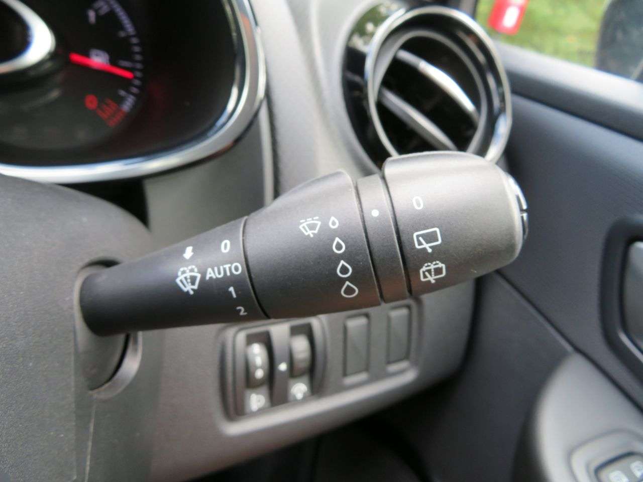 2017 RENAULT CLIO 2017 RENAULT CLIO