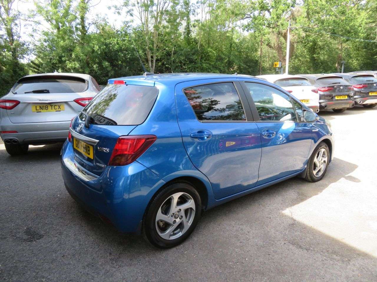 A 2017 TOYOTA YARIS 1.5 VVT-h Icon Hatchback 5dr Petrol Hybrid E-CVT Euro 6 (s/s) (100 ps) TOYO A 2017 TOYOTA YARIS 1.5 VVT-h Icon Hatchback 5dr Petrol Hybrid E-CVT Euro 6 (s/s) (100 ps) TOYO