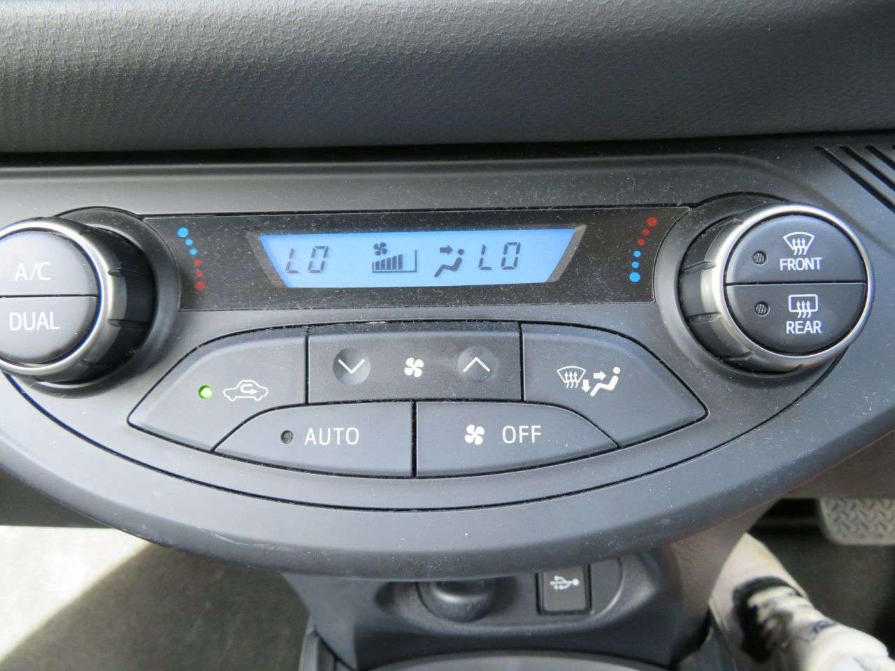 2017 TOYOTA YARIS 2017 TOYOTA YARIS