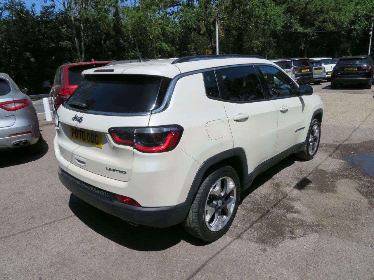 A 2020 JEEP COMPASS 1.4T MultiAirII Limited SUV 5dr Petrol Manual Euro 6 (s/s) (140 ps) FULL LE A 2020 JEEP COMPASS 1.4T MultiAirII Limited SUV 5dr Petrol Manual Euro 6 (s/s) (140 ps) FULL LE