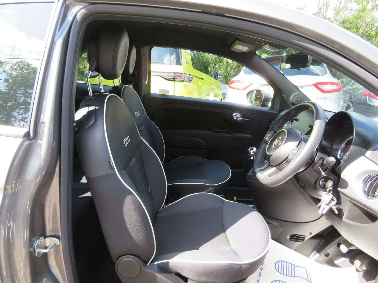 2021 FIAT 500 2021 FIAT 500