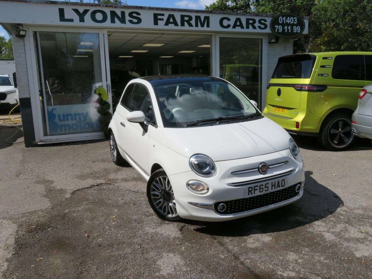 A 2015 FIAT 500 0.9 TwinAir Lounge Hatchback 3dr Petrol Dualogic Euro 6 (s/s) (85 bhp) Auto A 2015 FIAT 500 0.9 TwinAir Lounge Hatchback 3dr Petrol Dualogic Euro 6 (s/s) (85 bhp) Auto
