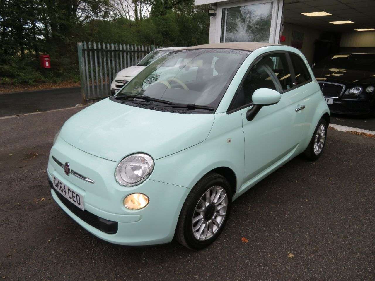 A 2014 FIAT 500C 1.2 Pop Convertible 2dr Petrol Manual Euro 6 (s/s) (69 bhp) AIR-CONDITIONIN A 2014 FIAT 500C 1.2 Pop Convertible 2dr Petrol Manual Euro 6 (s/s) (69 bhp) AIR-CONDITIONIN