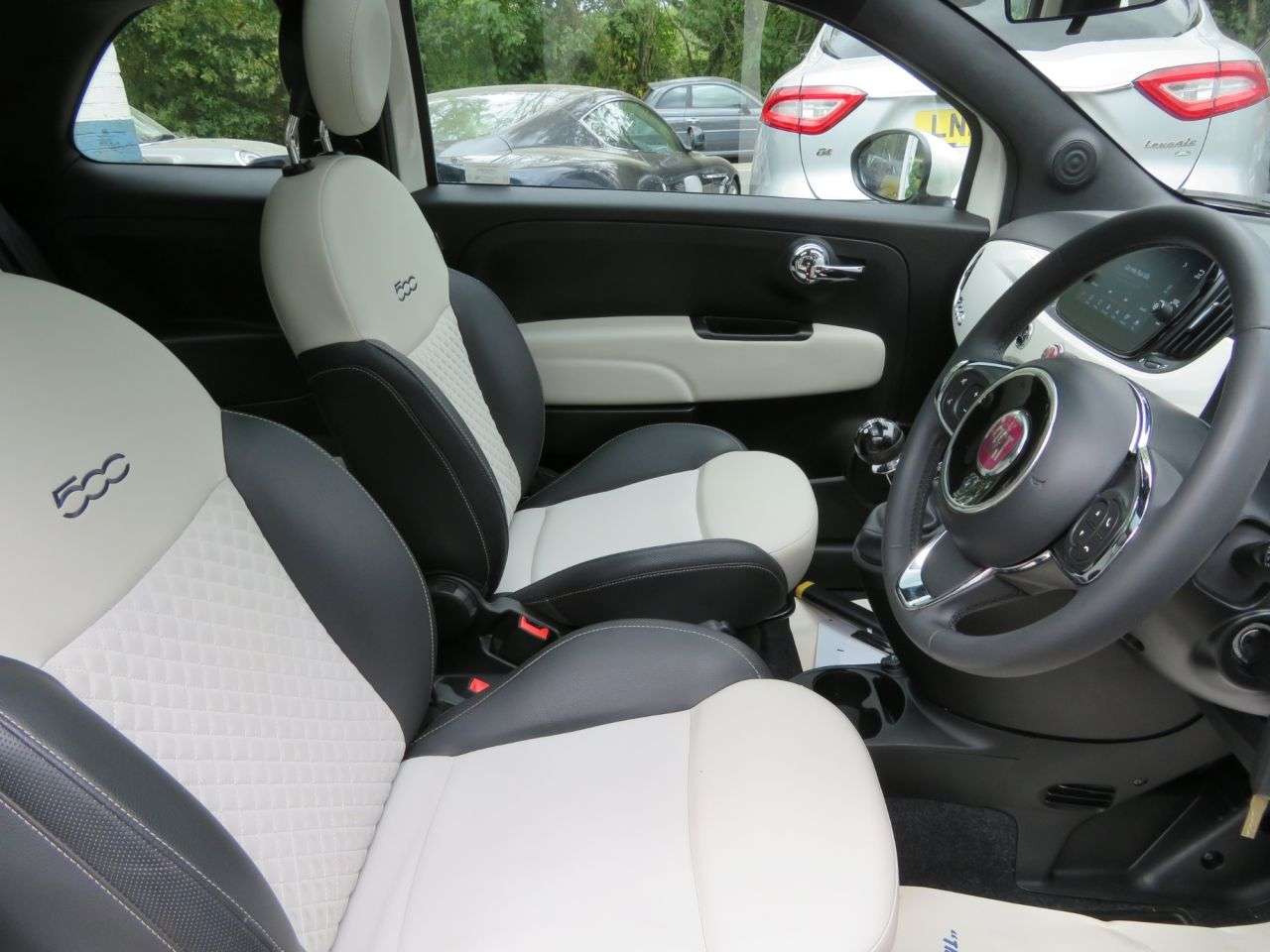 A 2022 FIAT 500 1.0 MHEV Dolcevita Hatchback 3dr Petrol Manual Euro 6 (s/s) (70 bhp) A 2022 FIAT 500 1.0 MHEV Dolcevita Hatchback 3dr Petrol Manual Euro 6 (s/s) (70 bhp)