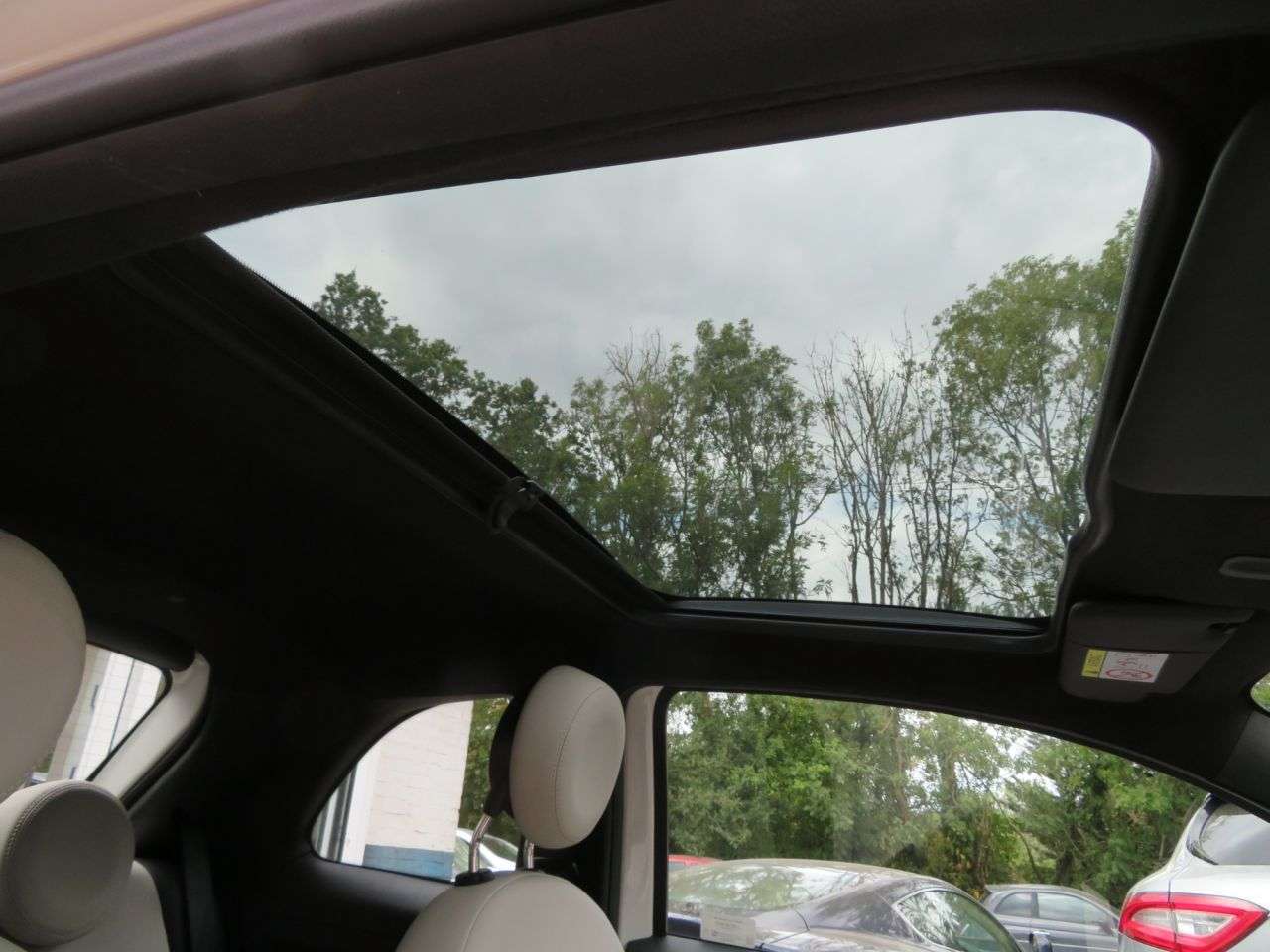 A 2022 FIAT 500 1.0 MHEV Dolcevita Hatchback 3dr Petrol Manual Euro 6 (s/s) (70 bhp) A 2022 FIAT 500 1.0 MHEV Dolcevita Hatchback 3dr Petrol Manual Euro 6 (s/s) (70 bhp)