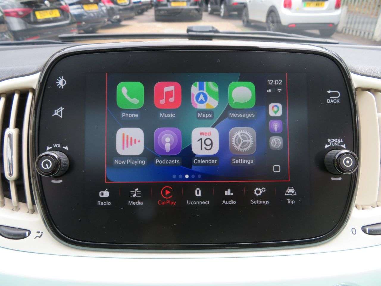 A 2019 FIAT 500 1.2 Lounge Hatchback 3dr Petrol Manual Euro 6 (s/s) (69 bhp) A 2019 FIAT 500 1.2 Lounge Hatchback 3dr Petrol Manual Euro 6 (s/s) (69 bhp)