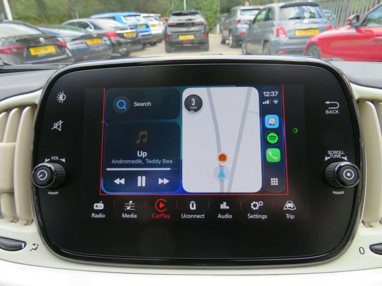 A 2019 FIAT 500C 1.2 Lounge Convertible 2dr Petrol Manual Euro 6 (s/s) (69 bhp) APPLE CARPLA A 2019 FIAT 500C 1.2 Lounge Convertible 2dr Petrol Manual Euro 6 (s/s) (69 bhp) APPLE CARPLA