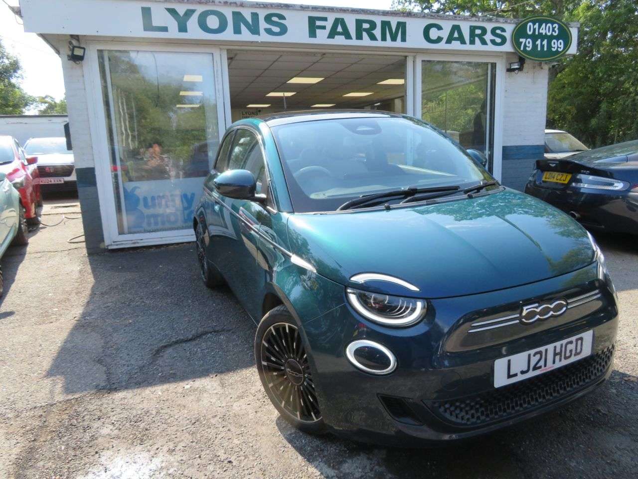A 2021 FIAT 500E 42kWh La Prima Hatchback 3dr Electric Automatic (118 ps) HEATED SEATS / WIN A 2021 FIAT 500E 42kWh La Prima Hatchback 3dr Electric Automatic (118 ps) HEATED SEATS / WIN