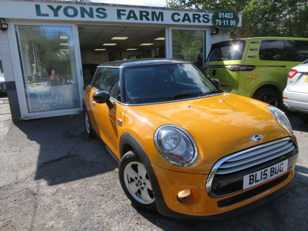A 2015 MINI HATCH 1.5 Cooper Hatchback 3dr Petrol Automatic Euro 6 (s/s) (136 ps) PRIVACY GLA A 2015 MINI HATCH 1.5 Cooper Hatchback 3dr Petrol Automatic Euro 6 (s/s) (136 ps) PRIVACY GLA