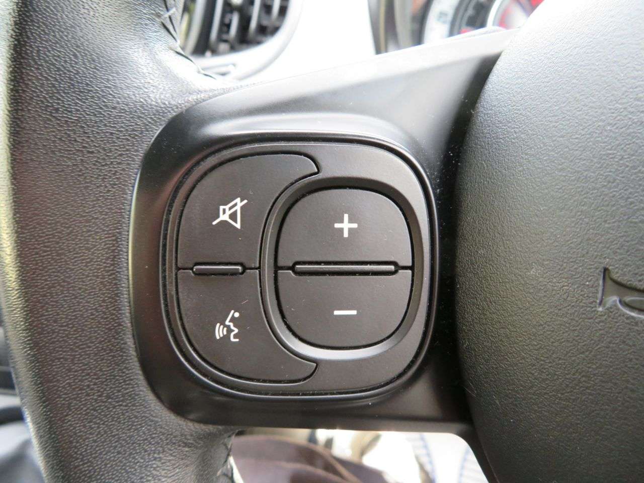 2019 FIAT 500 2019 FIAT 500
