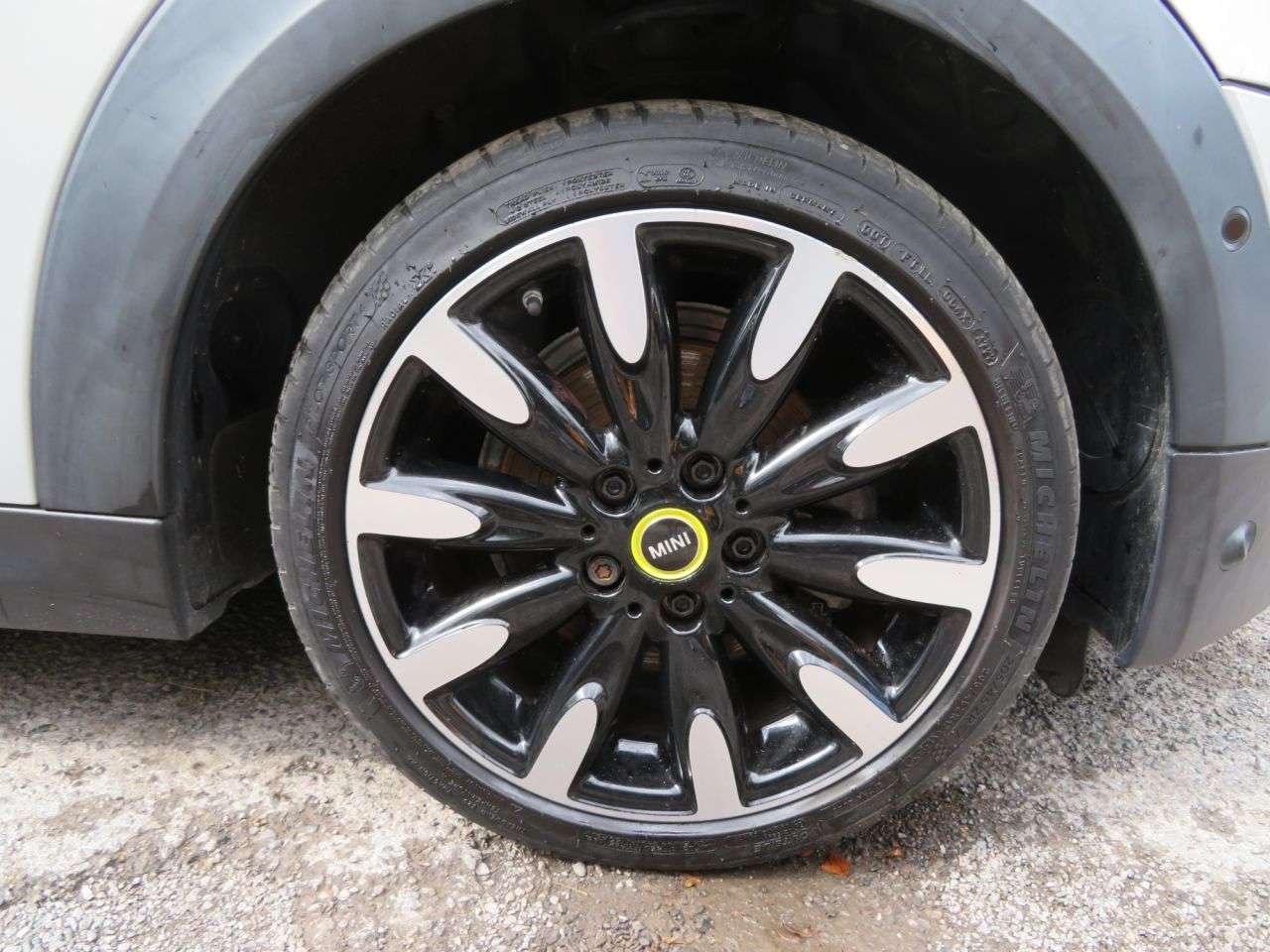 2020 MINI ELECTRIC HATCH 2020 MINI ELECTRIC HATCH