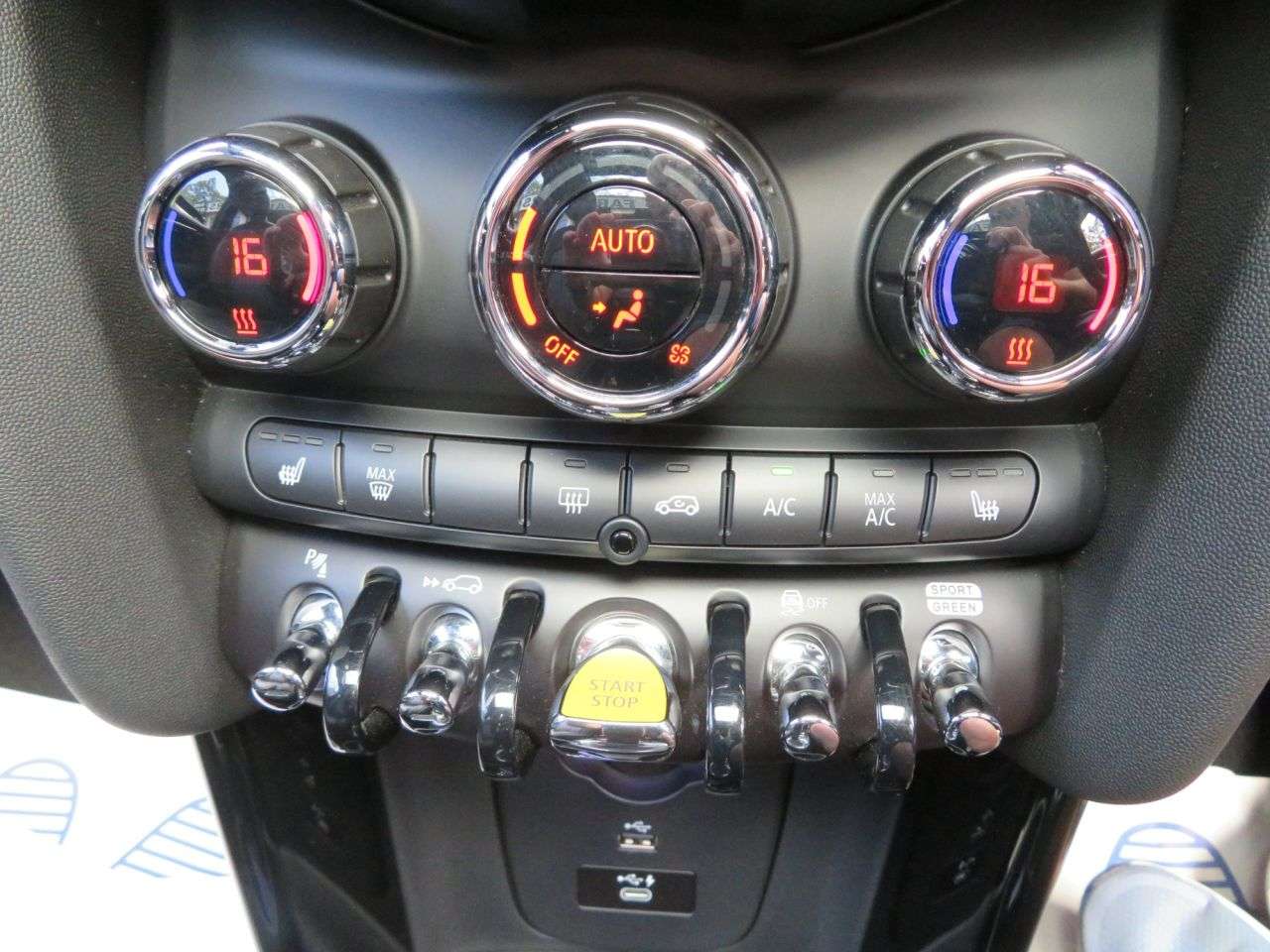 2020 MINI ELECTRIC HATCH 2020 MINI ELECTRIC HATCH