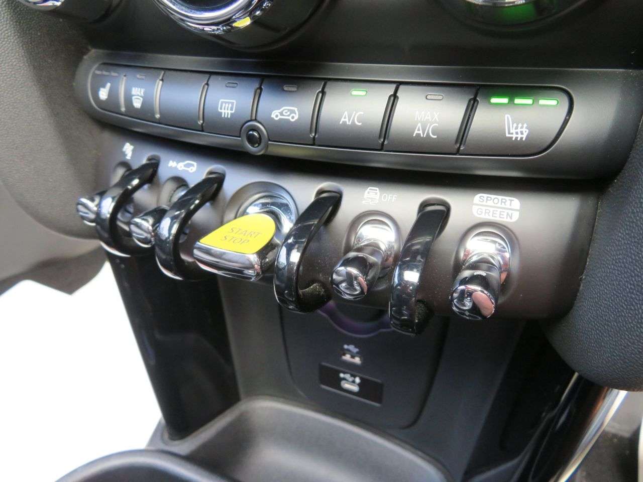 2020 MINI ELECTRIC HATCH 2020 MINI ELECTRIC HATCH