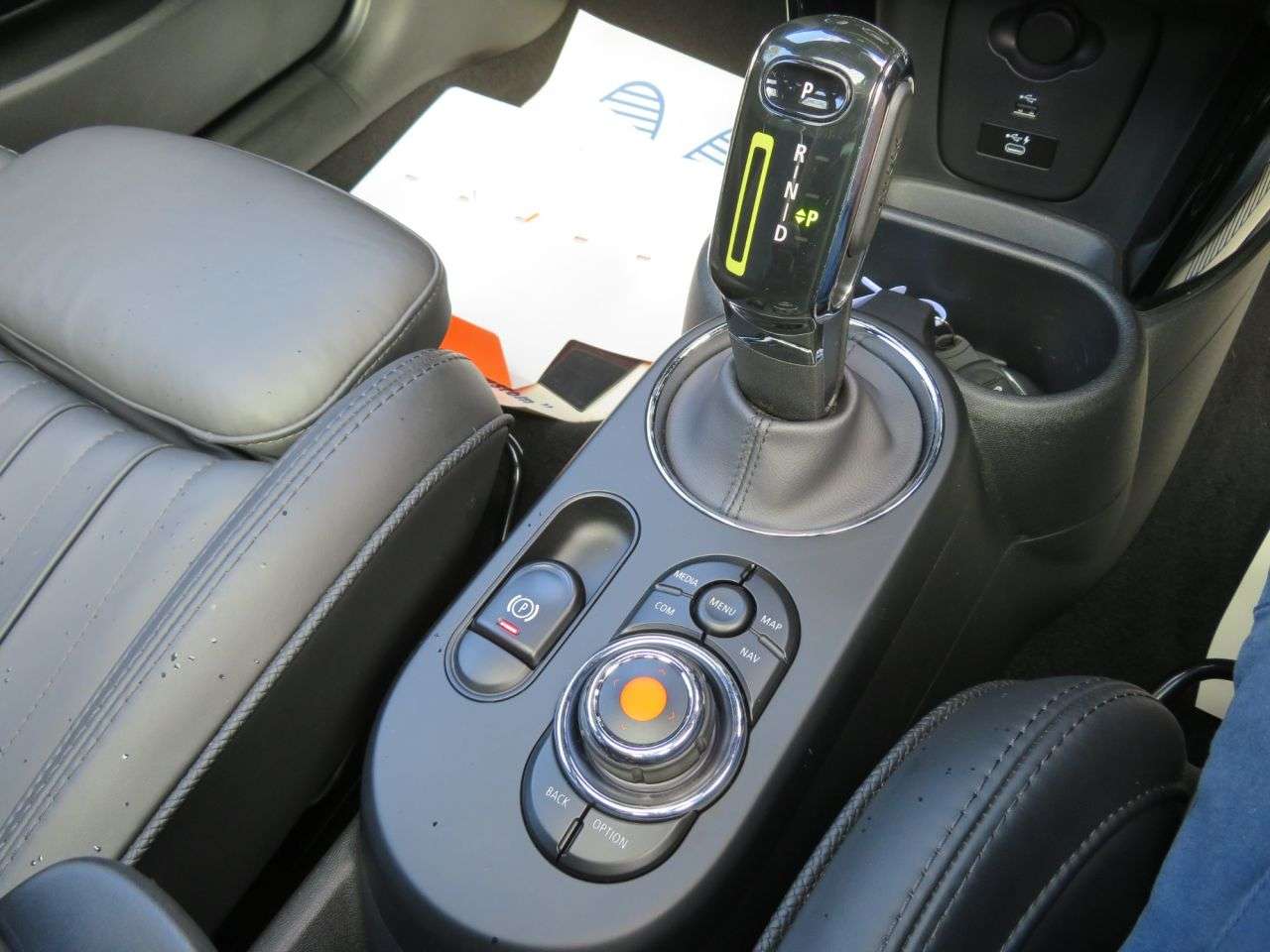 2020 MINI ELECTRIC HATCH 2020 MINI ELECTRIC HATCH