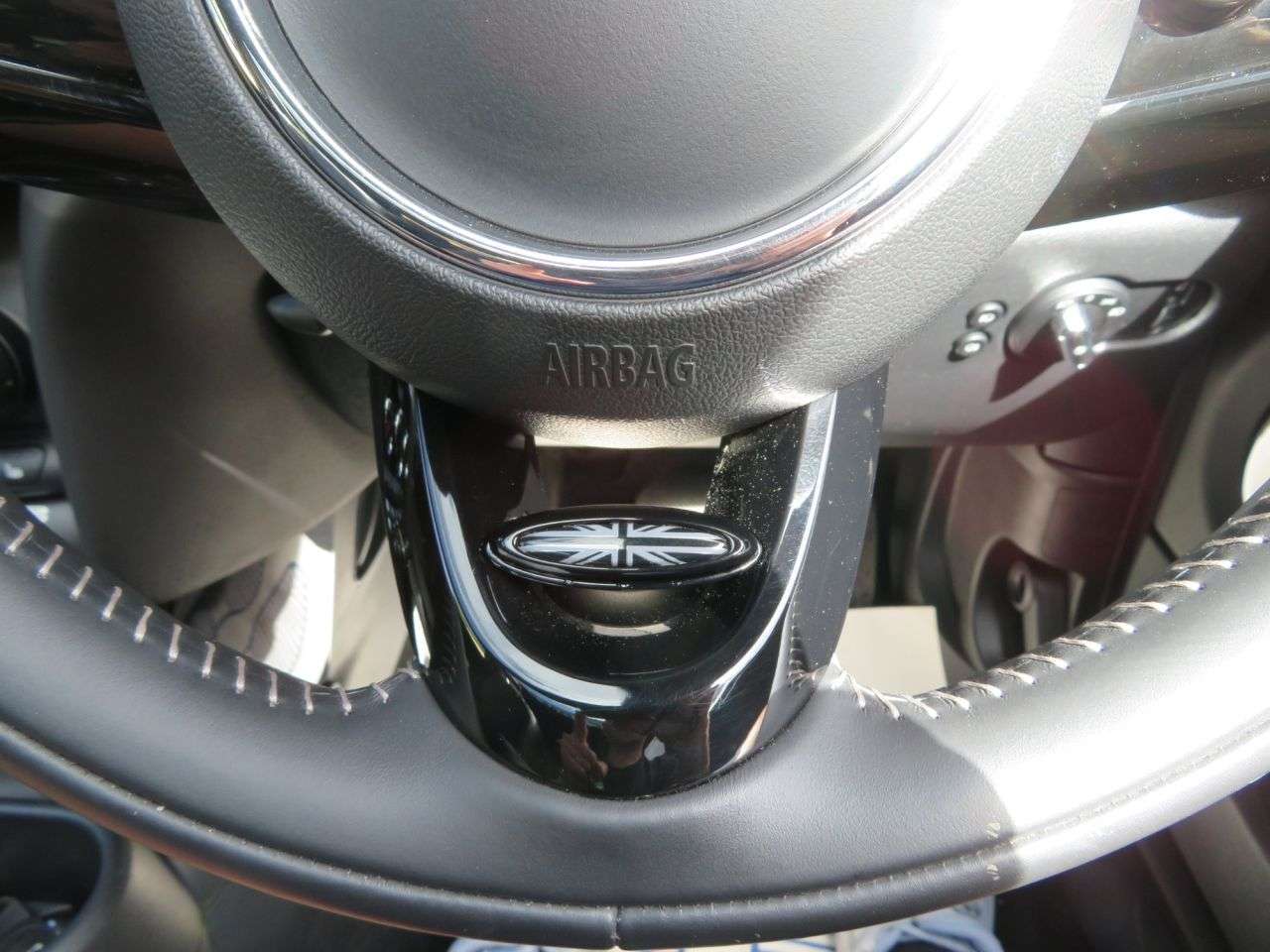 2020 MINI ELECTRIC HATCH 2020 MINI ELECTRIC HATCH