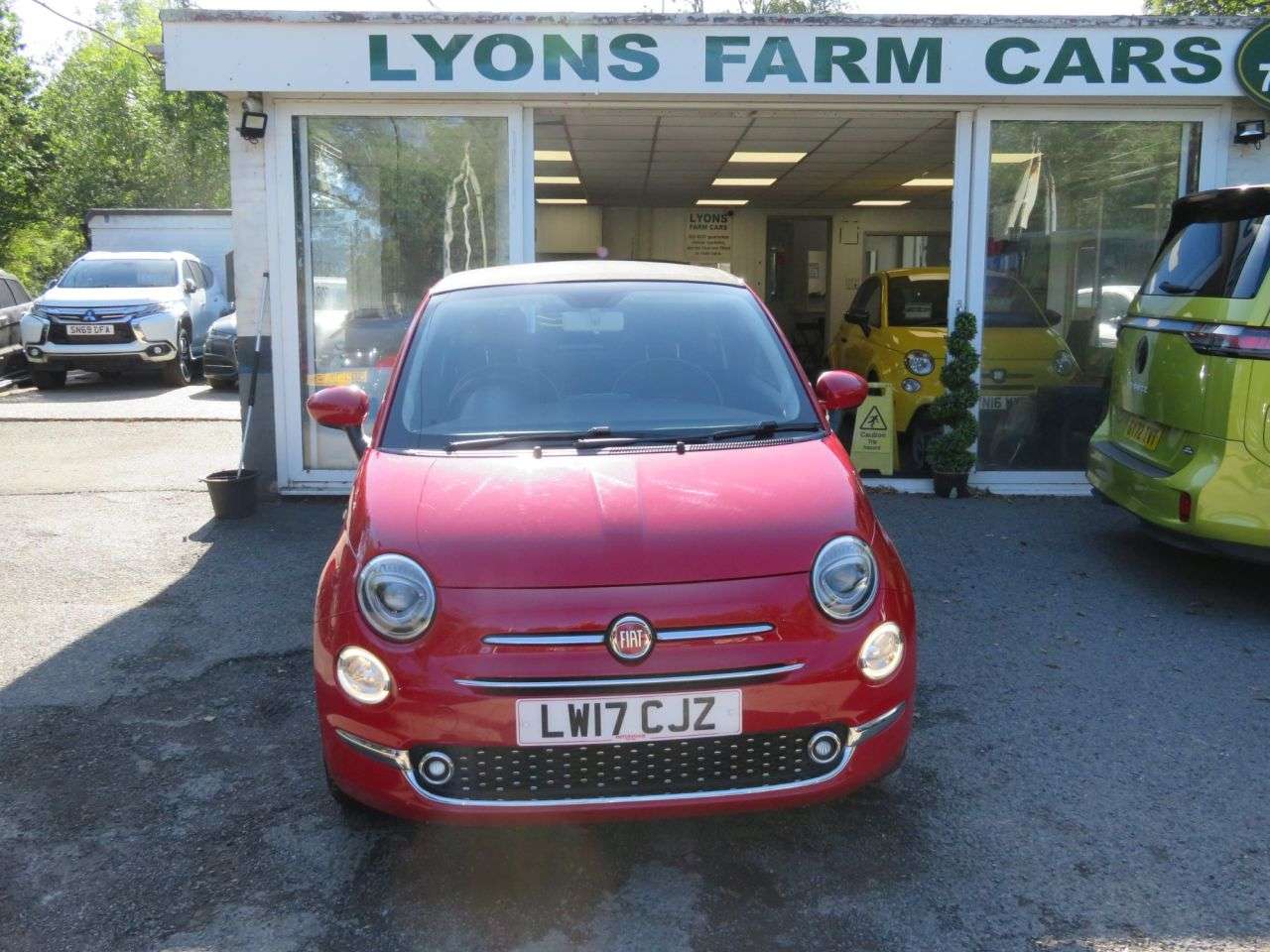 A 2017 FIAT 500C 1.2 ECO Lounge Convertible 2dr Petrol Manual Euro 6 (s/s) (69 bhp) A 2017 FIAT 500C 1.2 ECO Lounge Convertible 2dr Petrol Manual Euro 6 (s/s) (69 bhp)