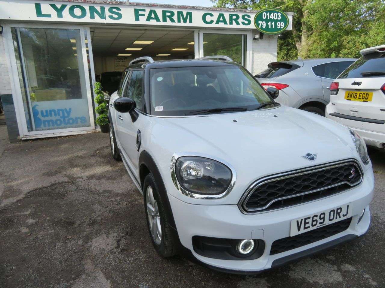A 2019 MINI COUNTRYMAN 2.0 Cooper S Classic SUV 5dr Petrol Manual Euro 6 (s/s) (192 ps) A 2019 MINI COUNTRYMAN 2.0 Cooper S Classic SUV 5dr Petrol Manual Euro 6 (s/s) (192 ps)