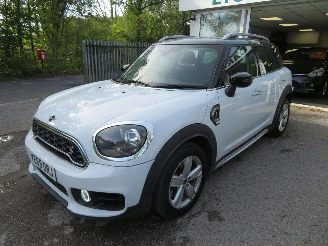 A 2019 MINI COUNTRYMAN 2.0 Cooper S Classic SUV 5dr Petrol Manual Euro 6 (s/s) (192 ps) A 2019 MINI COUNTRYMAN 2.0 Cooper S Classic SUV 5dr Petrol Manual Euro 6 (s/s) (192 ps)
