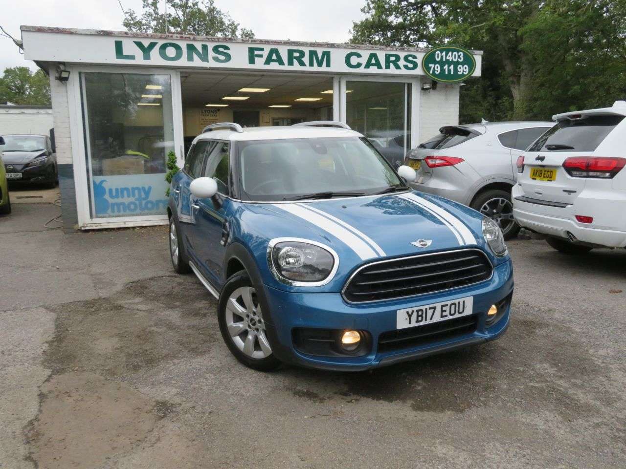 A 2017 MINI MINI COUNTRYMAN COOPER ALL4 A 2017 MINI MINI COUNTRYMAN COOPER ALL4