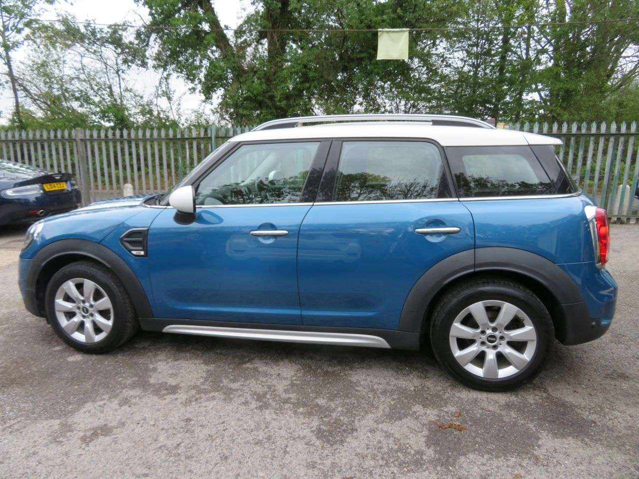2017 MINI MINI COUNTRYMAN 2017 MINI MINI COUNTRYMAN