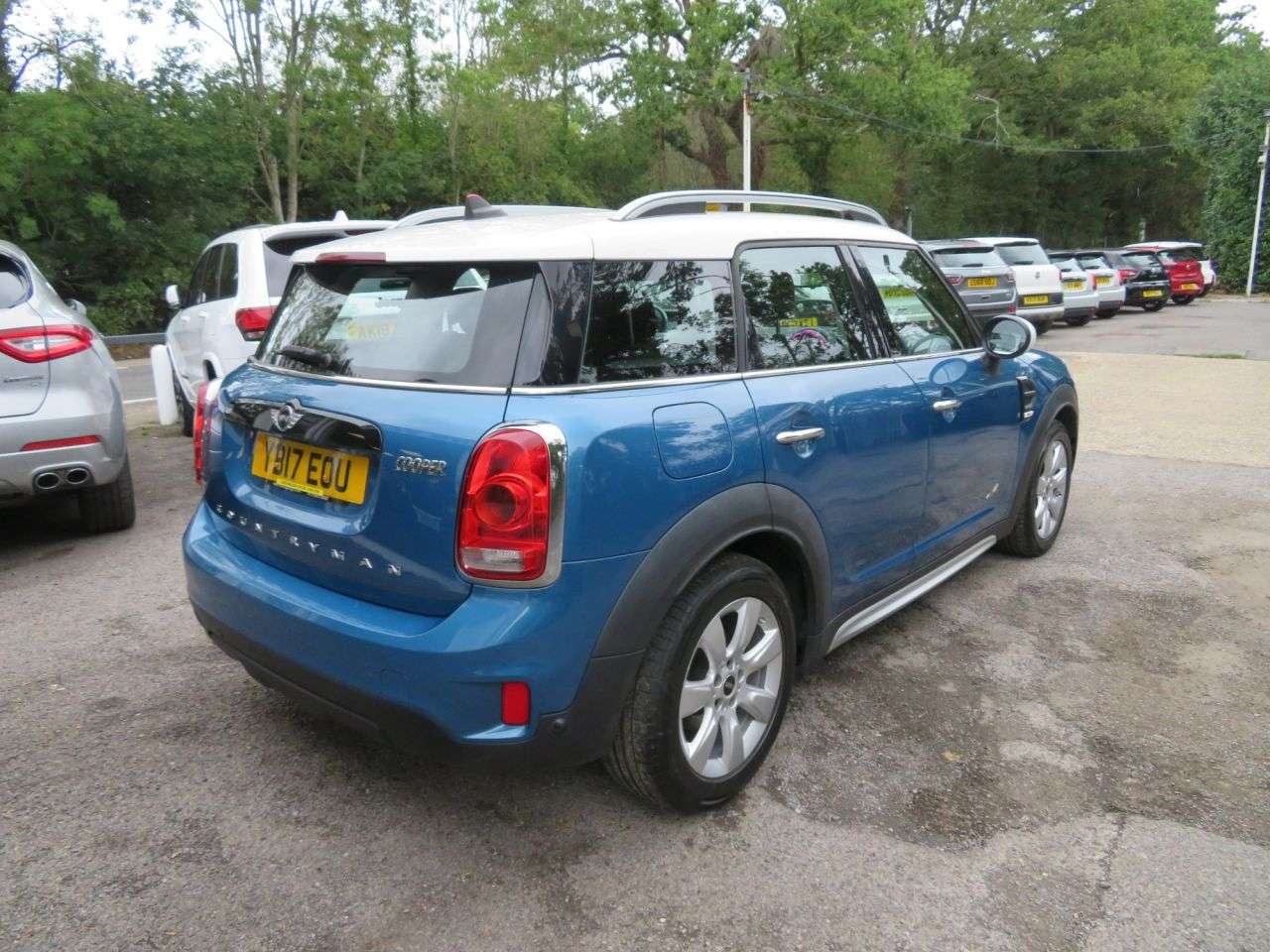 A 2017 MINI MINI COUNTRYMAN COOPER ALL4 A 2017 MINI MINI COUNTRYMAN COOPER ALL4