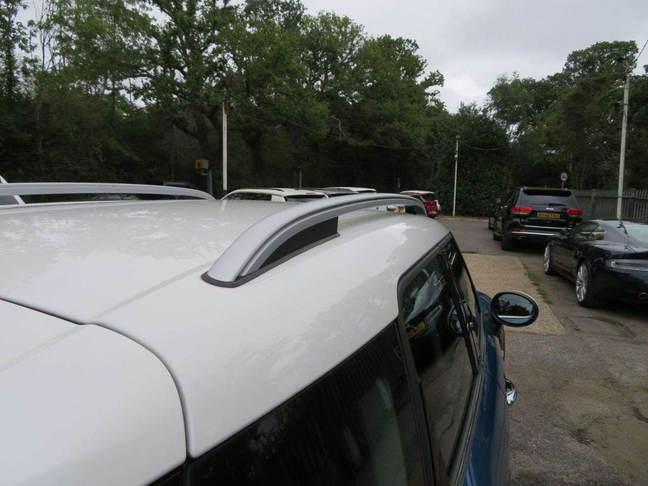 2017 MINI MINI COUNTRYMAN 2017 MINI MINI COUNTRYMAN