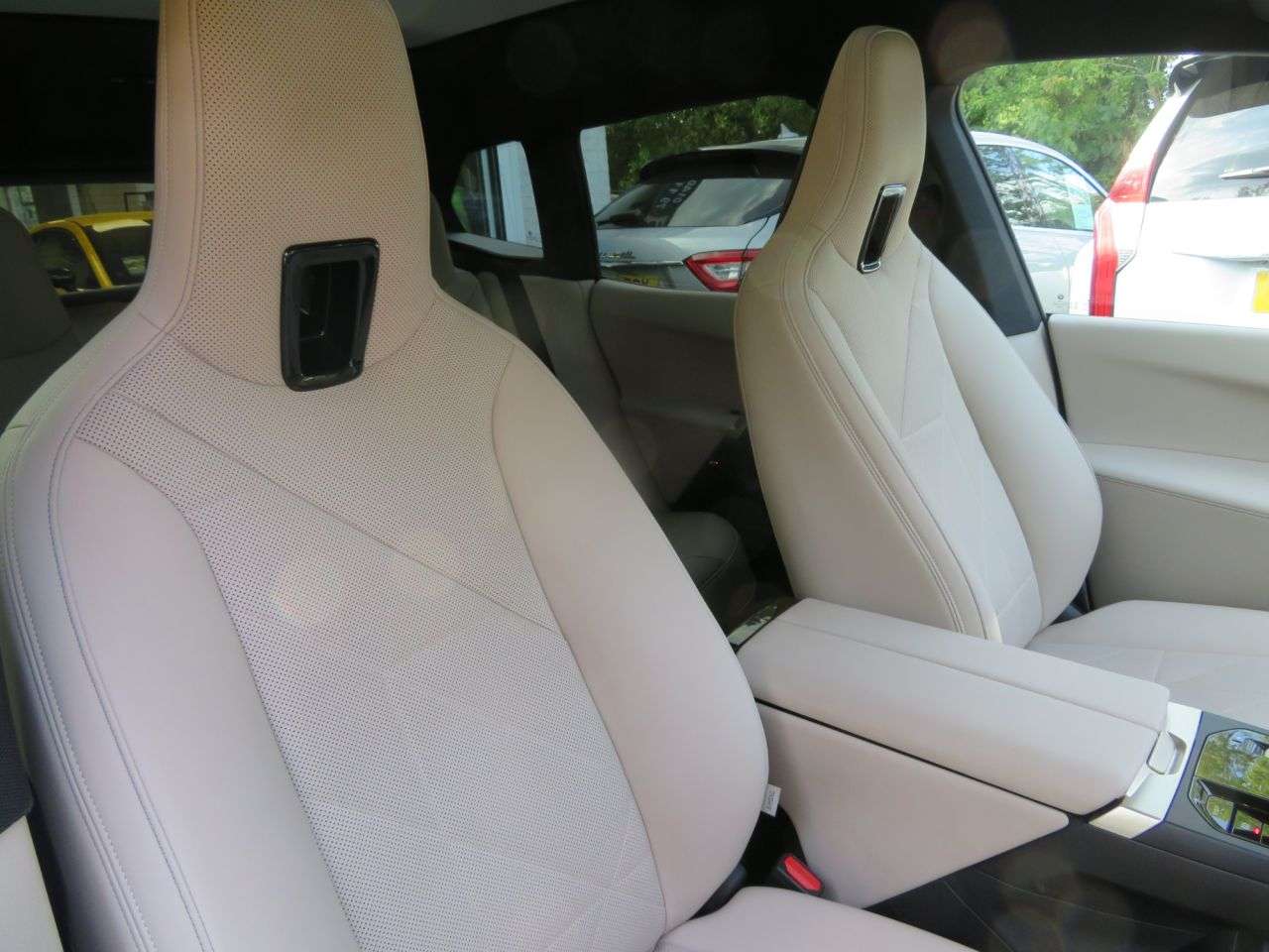 A 2022 BMW IX 40 76.6kWh M Sport Edition SUV 5dr Electric Automatic xDrive (326 ps) Four A 2022 BMW IX 40 76.6kWh M Sport Edition SUV 5dr Electric Automatic xDrive (326 ps) Four