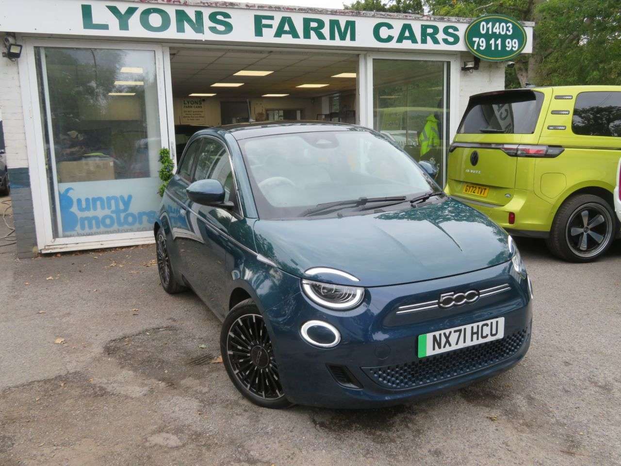 A 2021 FIAT 500E 42kWh La Prima Hatchback 3dr Electric Automatic (118 ps) PANO ROOF + 17" AL A 2021 FIAT 500E 42kWh La Prima Hatchback 3dr Electric Automatic (118 ps) PANO ROOF + 17" AL