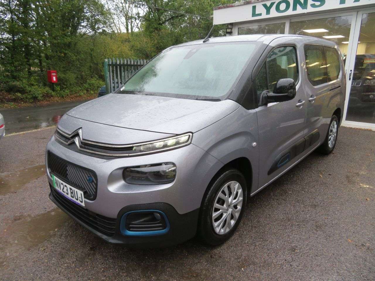 A 2023 CITROEN E-BERLINGO 50kWh Feel XL MPV 5dr Electric Automatic (7.4kW Charger) (136 ps) 7 Seater A 2023 CITROEN E-BERLINGO 50kWh Feel XL MPV 5dr Electric Automatic (7.4kW Charger) (136 ps) 7 Seater