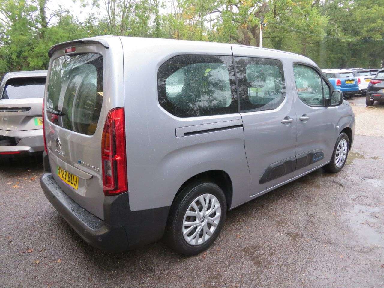 A 2023 CITROEN E-BERLINGO 50kWh Feel XL MPV 5dr Electric Automatic (7.4kW Charger) (136 ps) 7 Seater A 2023 CITROEN E-BERLINGO 50kWh Feel XL MPV 5dr Electric Automatic (7.4kW Charger) (136 ps) 7 Seater