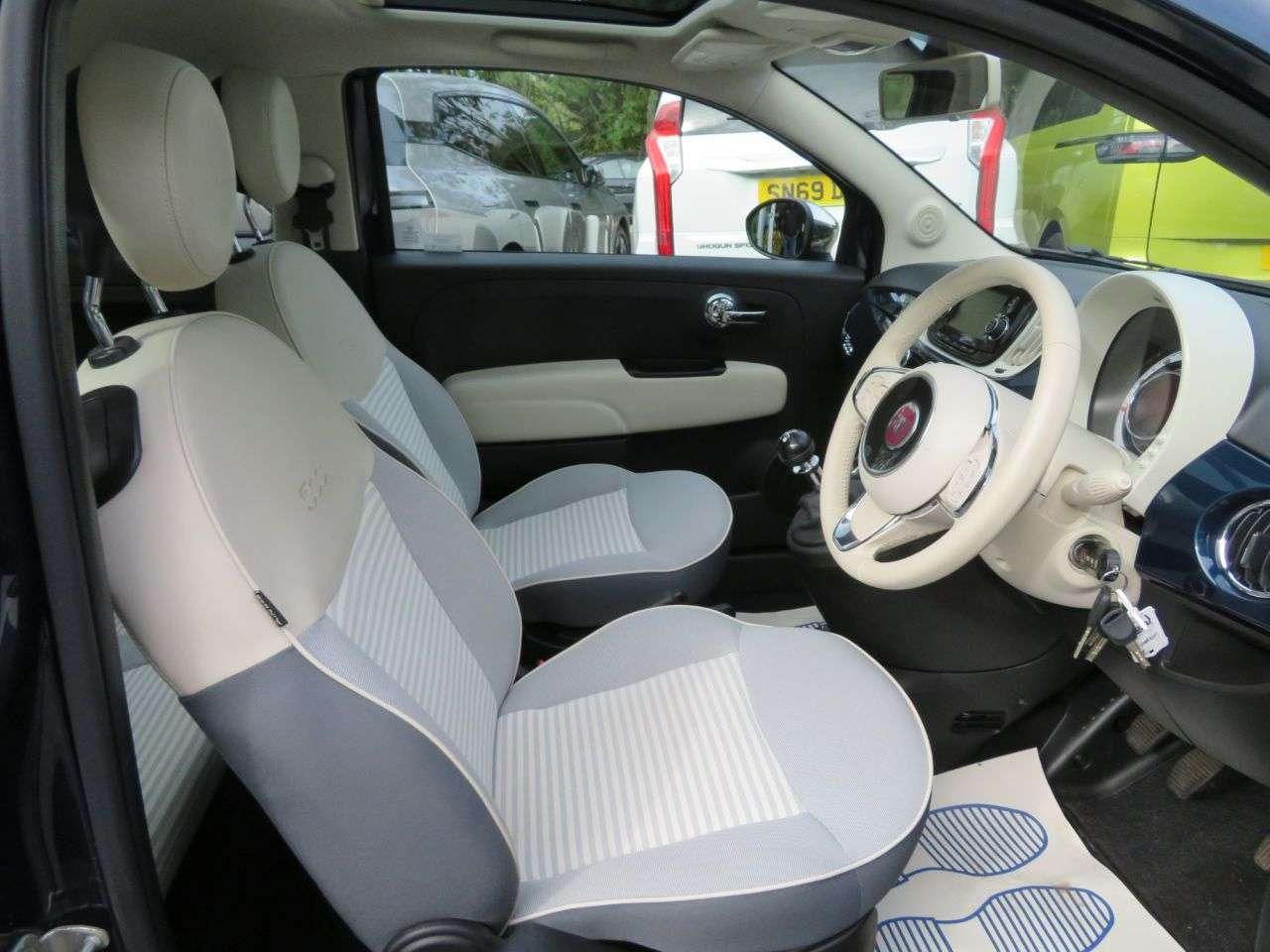 A 2018 FIAT 500 1.2 Collezione Fall Hatchback 3dr Petrol Manual Euro 6 (s/s) (69 bhp) 16" A A 2018 FIAT 500 1.2 Collezione Fall Hatchback 3dr Petrol Manual Euro 6 (s/s) (69 bhp) 16" A