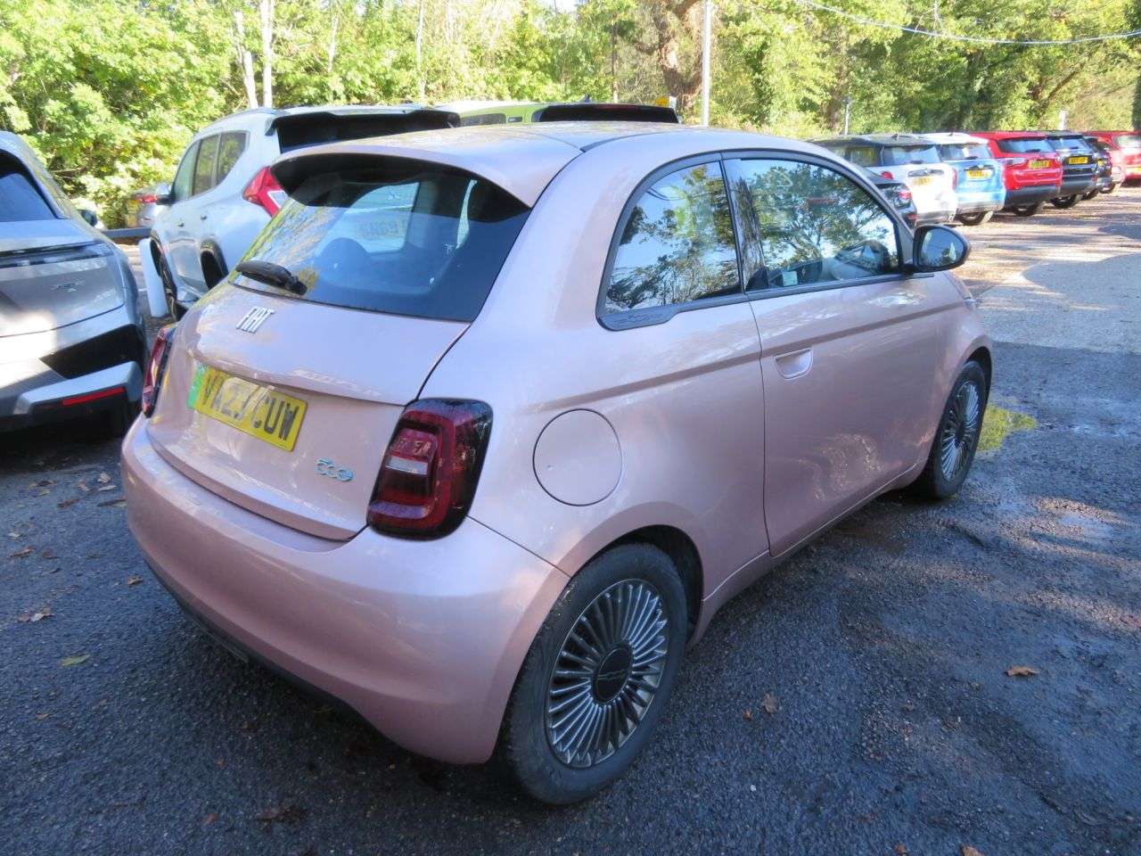 A 2023 FIAT 500E 42kWh Icon Hatchback 3dr Electric Automatic (118 ps) A 2023 FIAT 500E 42kWh Icon Hatchback 3dr Electric Automatic (118 ps)