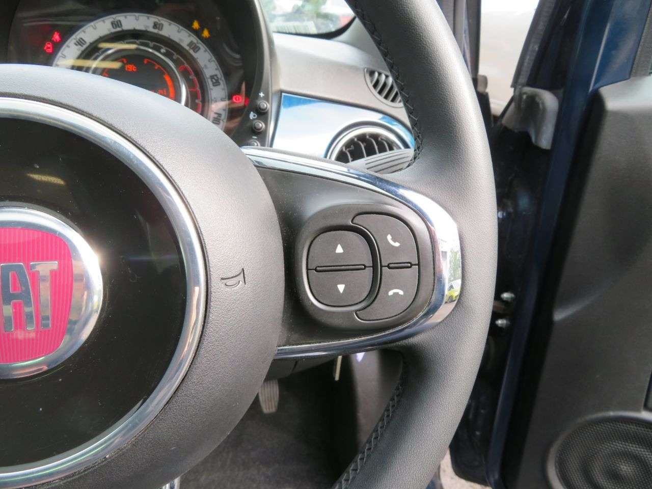 2023 FIAT 500 2023 FIAT 500