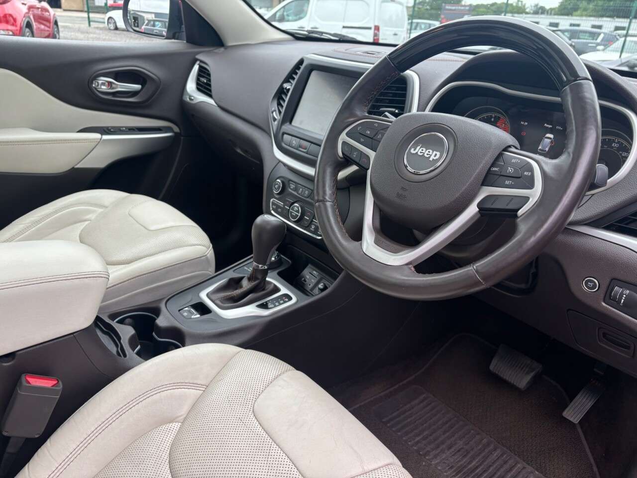 A 2016 JEEP CHEROKEE 2.2 MultiJetII Overland SUV 5dr Diesel Auto 4WD Euro 6 (s/s) (200 ps) GET A A 2016 JEEP CHEROKEE 2.2 MultiJetII Overland SUV 5dr Diesel Auto 4WD Euro 6 (s/s) (200 ps) GET A