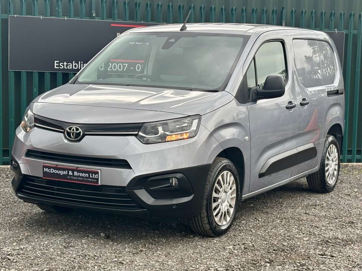 Check out this Toyota Proace City 2021 Diesel Manual