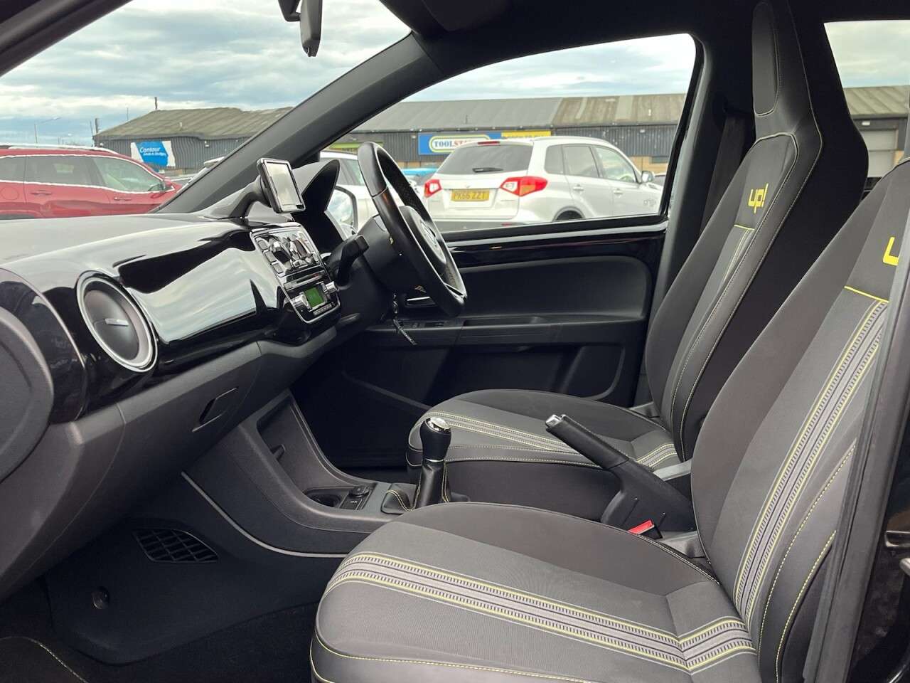 2015 VOLKSWAGEN UP! 2015 VOLKSWAGEN UP!