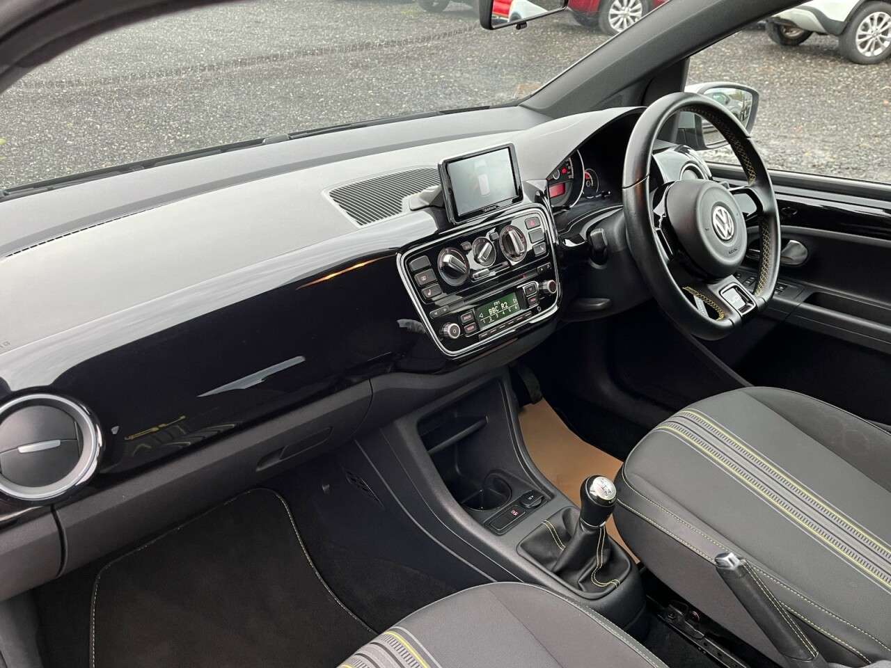 2015 VOLKSWAGEN UP! 2015 VOLKSWAGEN UP!