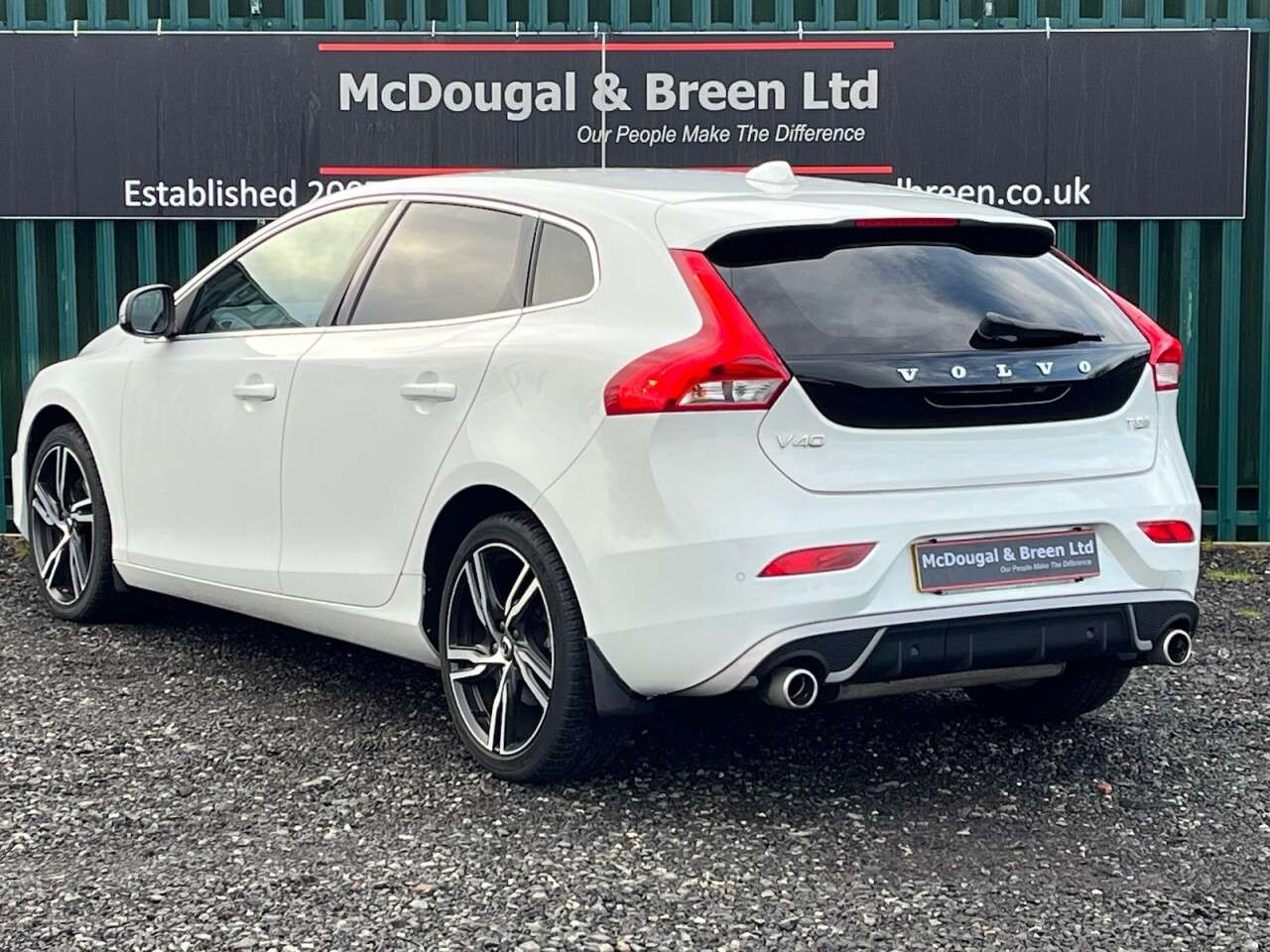 2019 VOLVO V40 2019 VOLVO V40