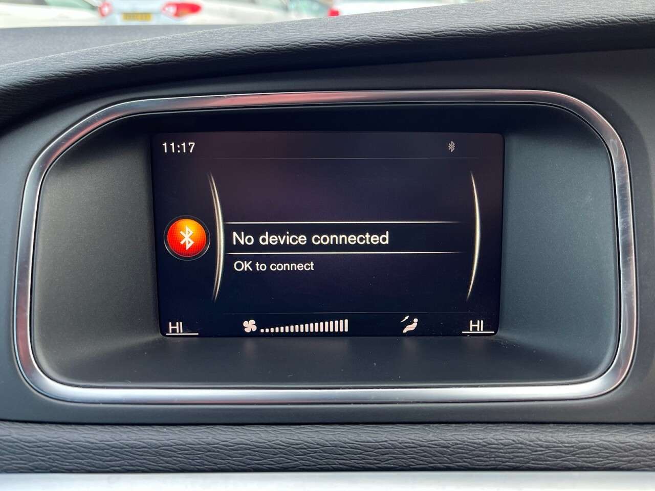 2019 VOLVO V40 2019 VOLVO V40