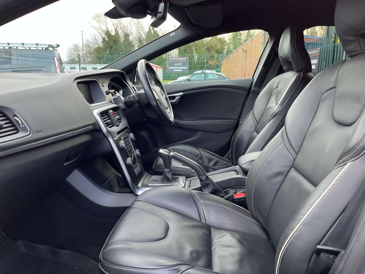 2019 VOLVO V40 2019 VOLVO V40