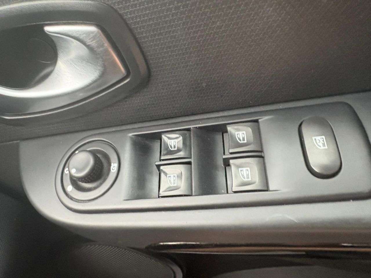 2015 RENAULT CLIO 2015 RENAULT CLIO