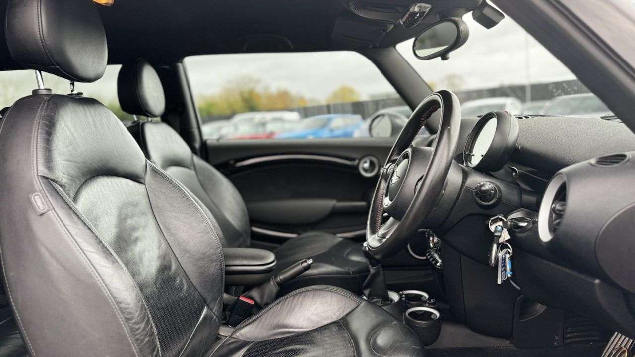 2012 MINI CLUBMAN 2012 MINI CLUBMAN