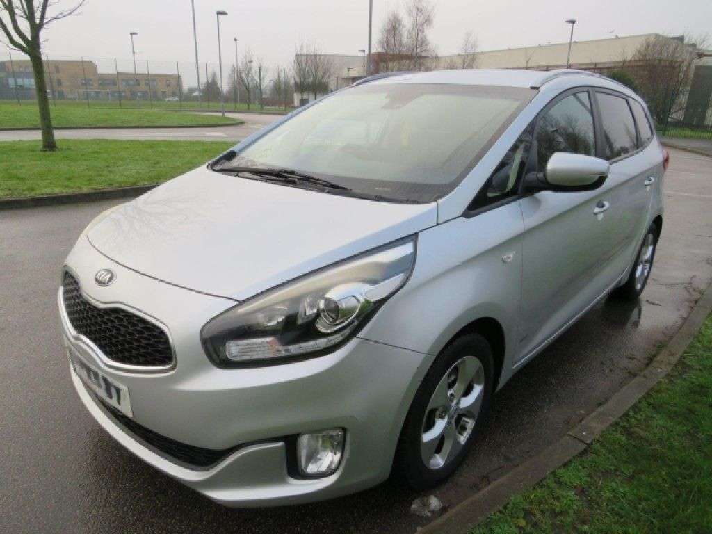 A 2016 KIA CARENS 1.7 CRDi 2 MPV 5dr Diesel Manual Euro 6 (s/s) (114 bhp) A 2016 KIA CARENS 1.7 CRDi 2 MPV 5dr Diesel Manual Euro 6 (s/s) (114 bhp)