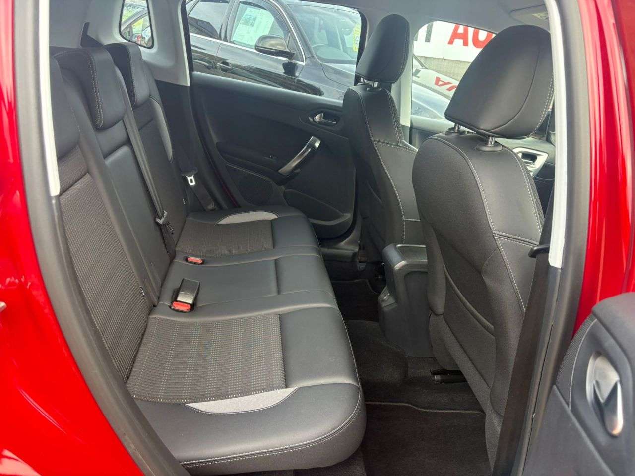 2016 PEUGEOT 2008 2016 PEUGEOT 2008