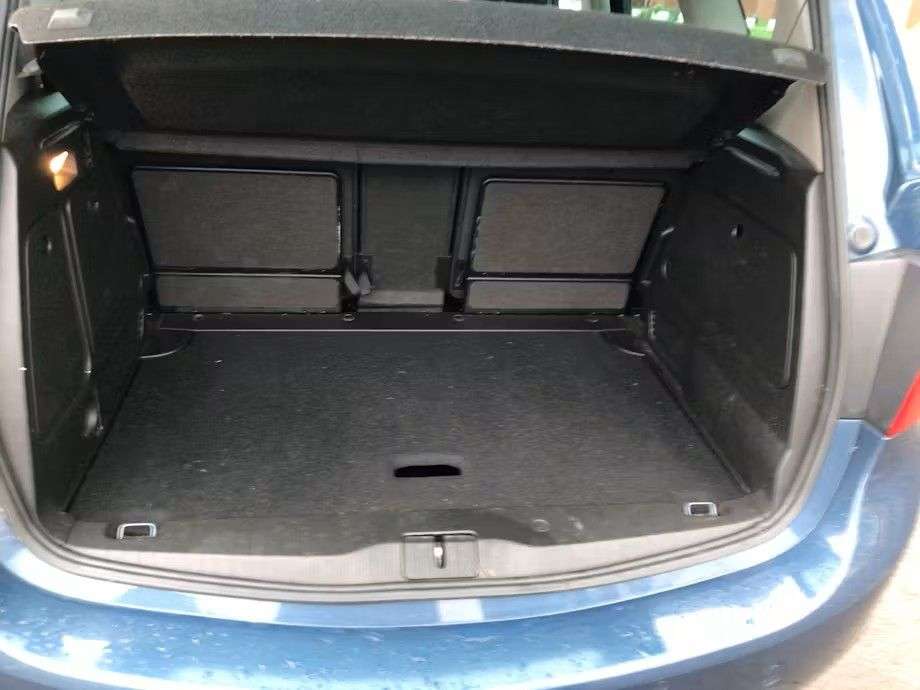 A 2015 VAUXHALL MERIVA 1.7 CDTi SE MPV 5dr Diesel Auto Euro 5 (110 ps) A 2015 VAUXHALL MERIVA 1.7 CDTi SE MPV 5dr Diesel Auto Euro 5 (110 ps)