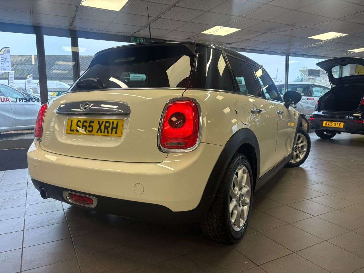 A 2015 MINI HATCH 1.5 Cooper D Hatchback 5dr Diesel Manual Euro 6 (s/s) (116 ps) A 2015 MINI HATCH 1.5 Cooper D Hatchback 5dr Diesel Manual Euro 6 (s/s) (116 ps)
