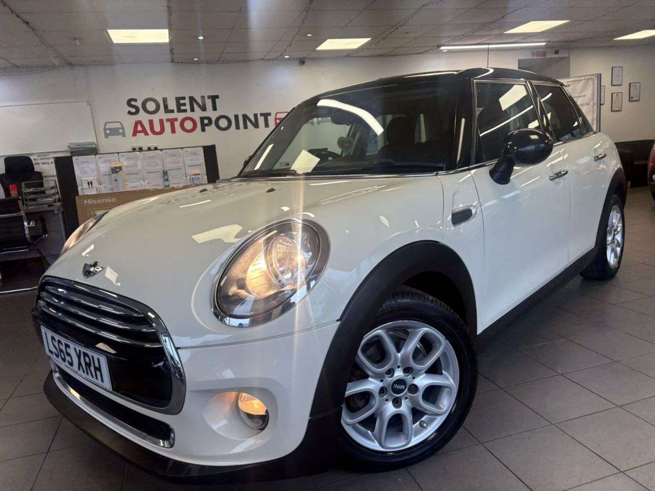 A 2015 MINI HATCH 1.5 Cooper D Hatchback 5dr Diesel Manual Euro 6 (s/s) (116 ps) A 2015 MINI HATCH 1.5 Cooper D Hatchback 5dr Diesel Manual Euro 6 (s/s) (116 ps)