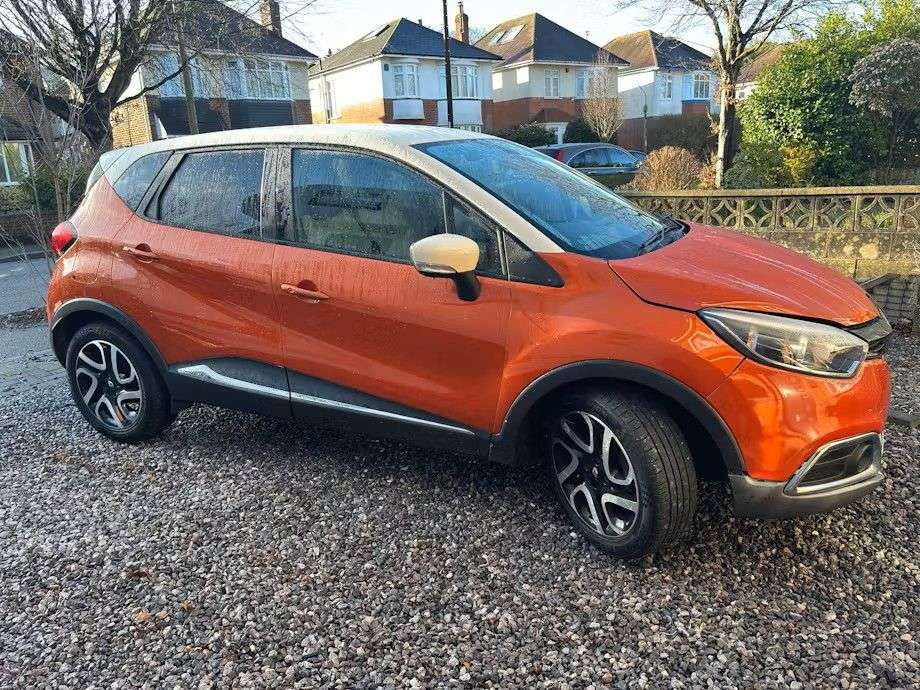 A 2014 RENAULT CAPTUR 1.5 dCi ENERGY Dynamique S MediaNav SUV 5dr Diesel Manual Euro 5 (s/s) (90 A 2014 RENAULT CAPTUR 1.5 dCi ENERGY Dynamique S MediaNav SUV 5dr Diesel Manual Euro 5 (s/s) (90