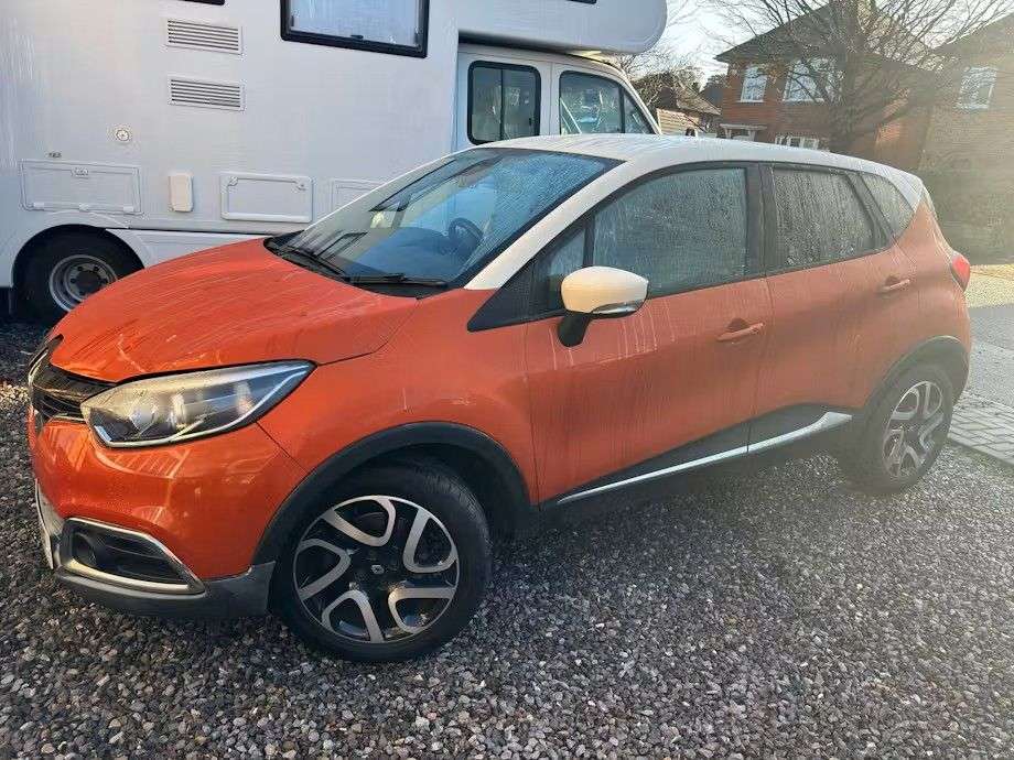 A 2014 RENAULT CAPTUR 1.5 dCi ENERGY Dynamique S MediaNav SUV 5dr Diesel Manual Euro 5 (s/s) (90 A 2014 RENAULT CAPTUR 1.5 dCi ENERGY Dynamique S MediaNav SUV 5dr Diesel Manual Euro 5 (s/s) (90